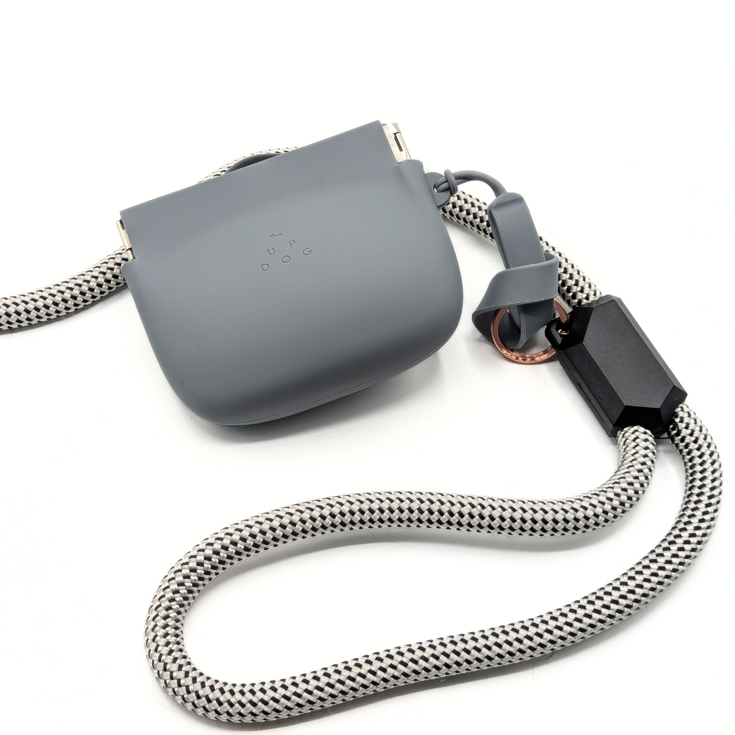 Up Dog One-Hand Treat Pouch Attached to Dog Leash