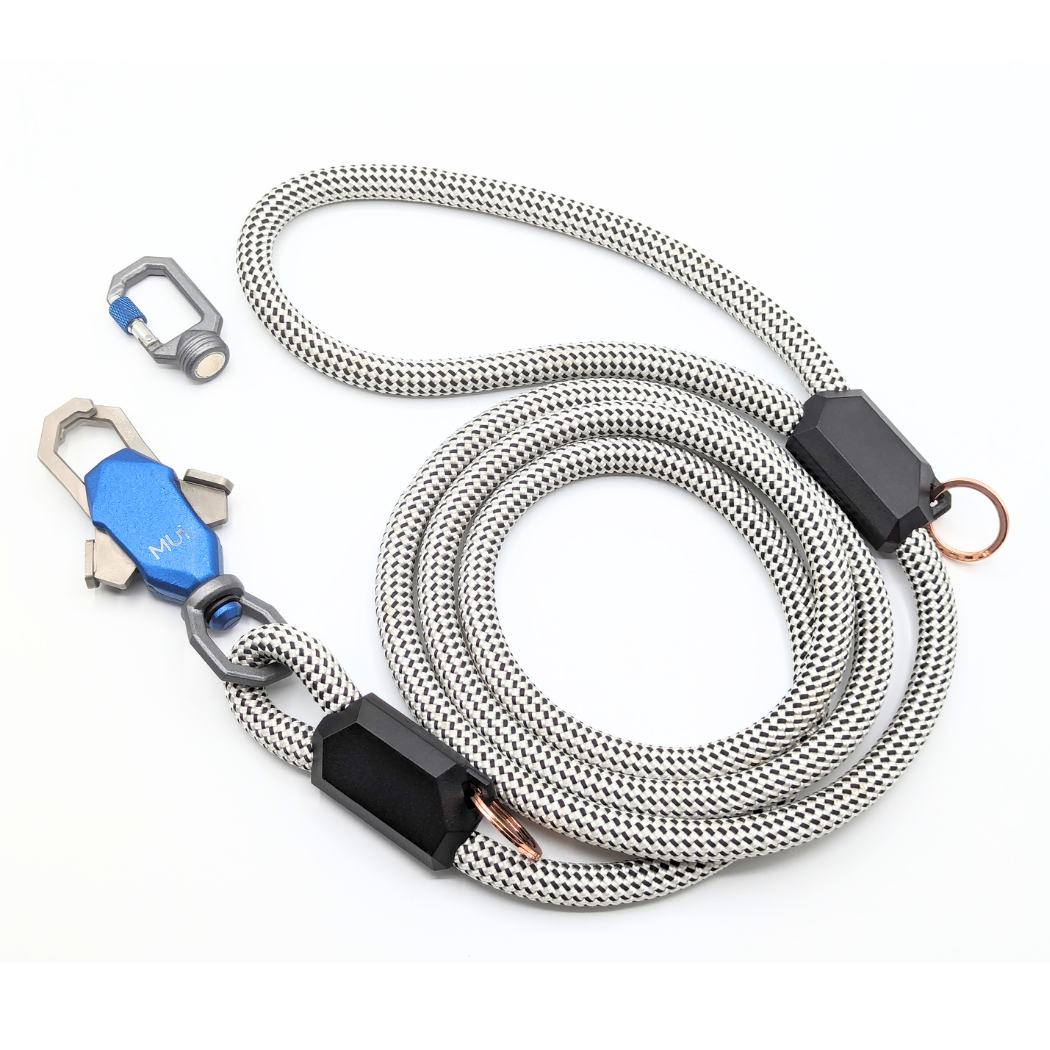 Safest dog leash with secure clasp and climbing rope